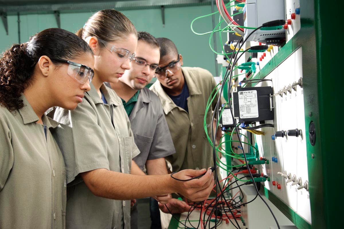 Read more about the article Servidores da Prefeitura de Maringá e dependentes têm desconto a partir de 30% em cursos técnicos e faculdades